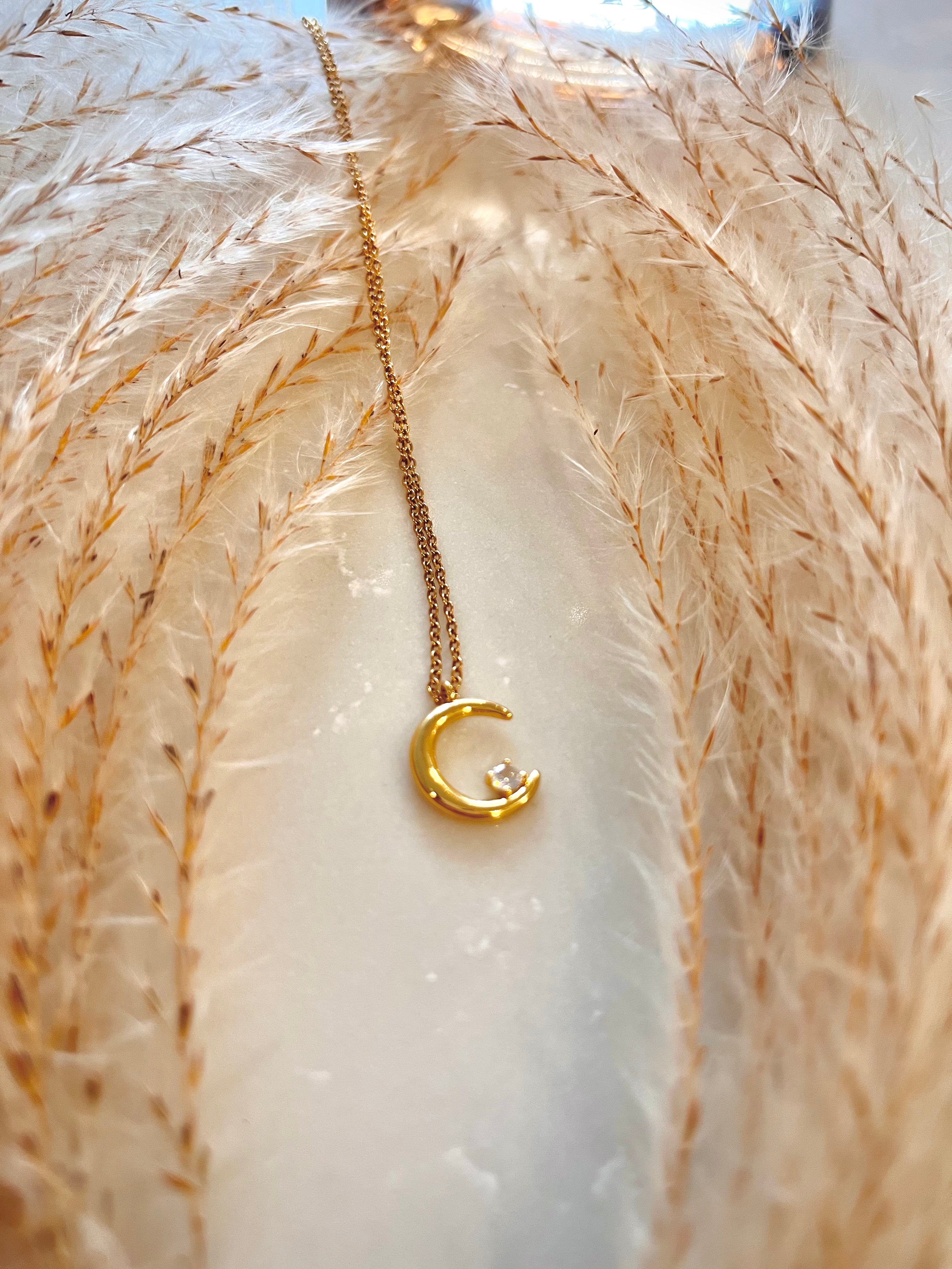 Elsa Necklace