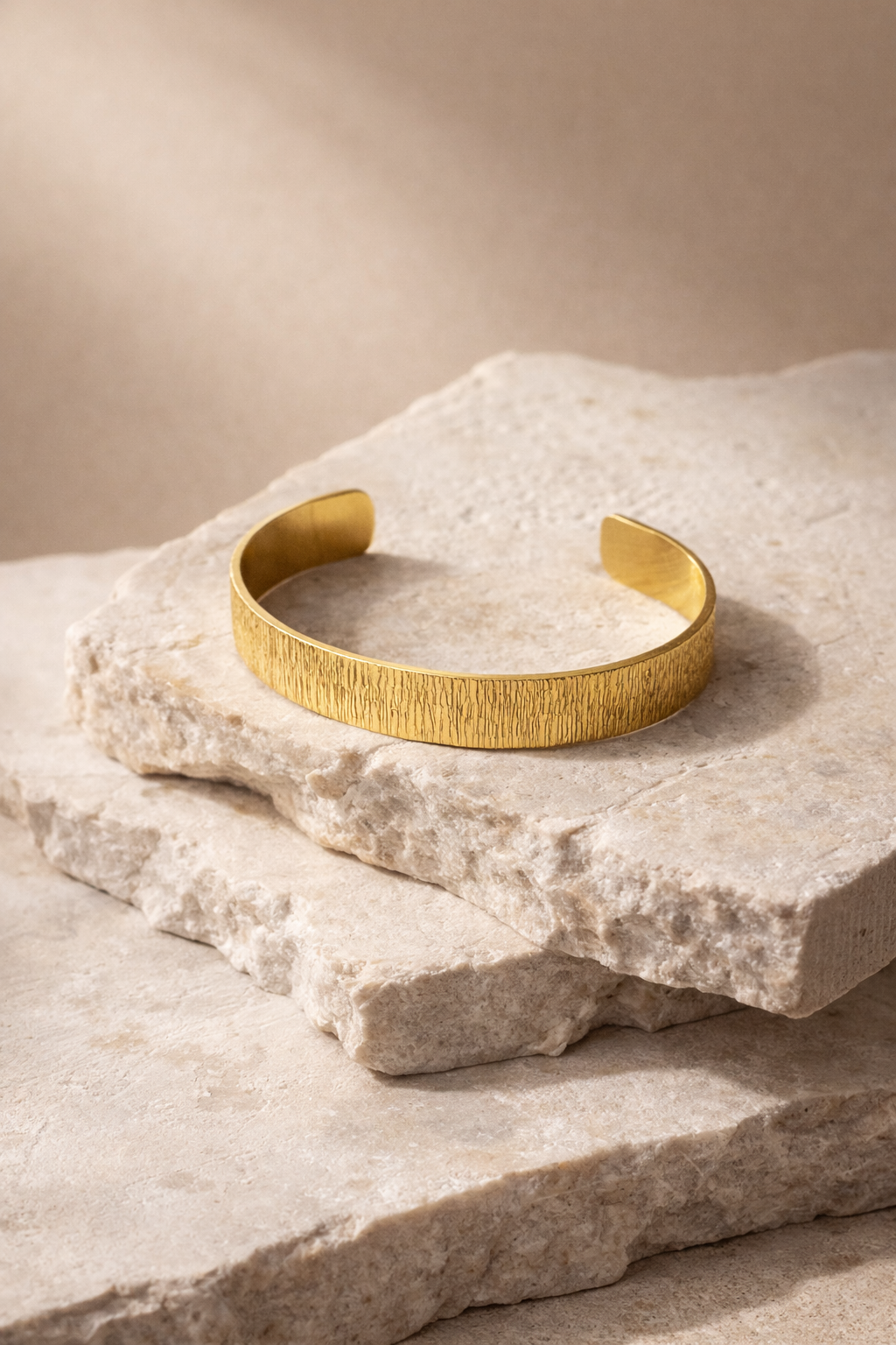 Delilah Cuff